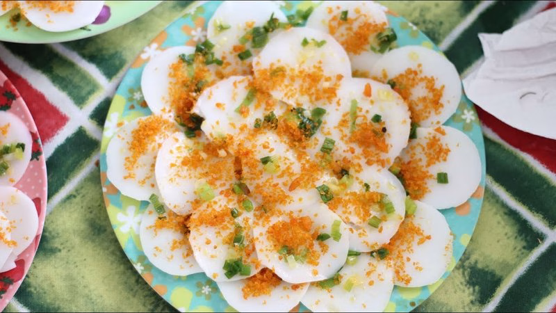 Banh Beo Tom Chay (Shrimp Rice Cake)