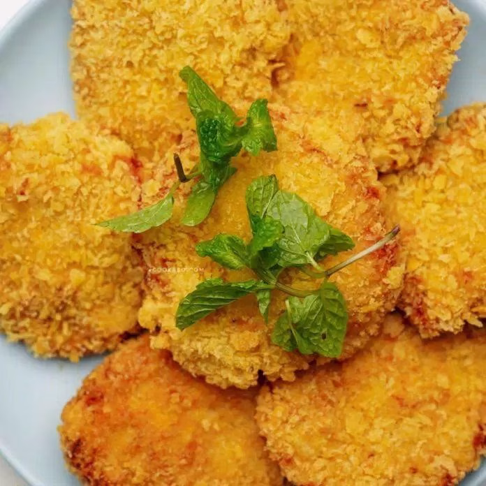 Banh Ga Chien (Fried Chicken Cake)