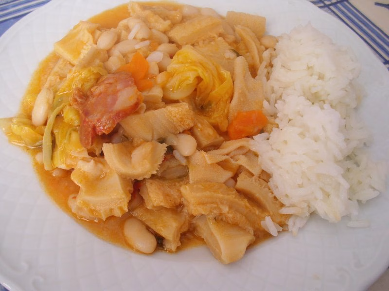 Dobradinha Com Feijão Branco (Tripe With White Beans)