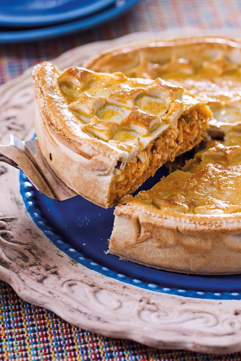 Empada De Frango Com Requeijão (Chicken And Cream Cheese Pie)