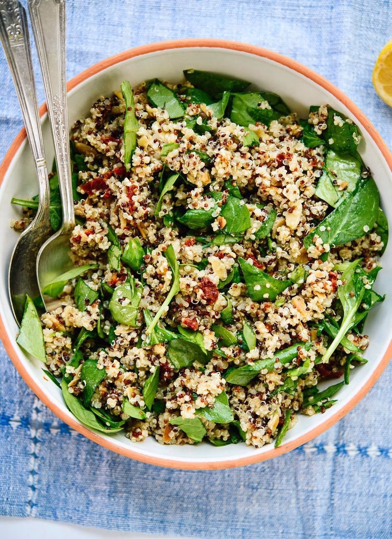 Ensalada De Quinoa Y Espinaca (Quinoa And Spinach Salad)