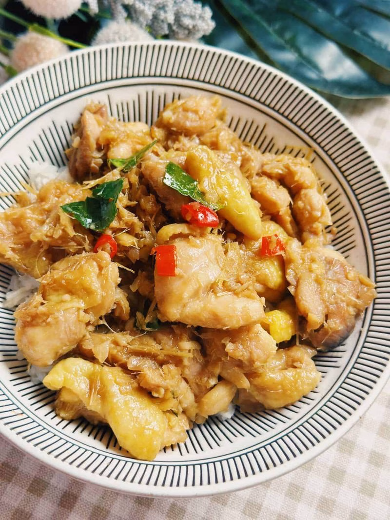 Ga Kho Sa Ot (Lemongrass Chili Chicken)
