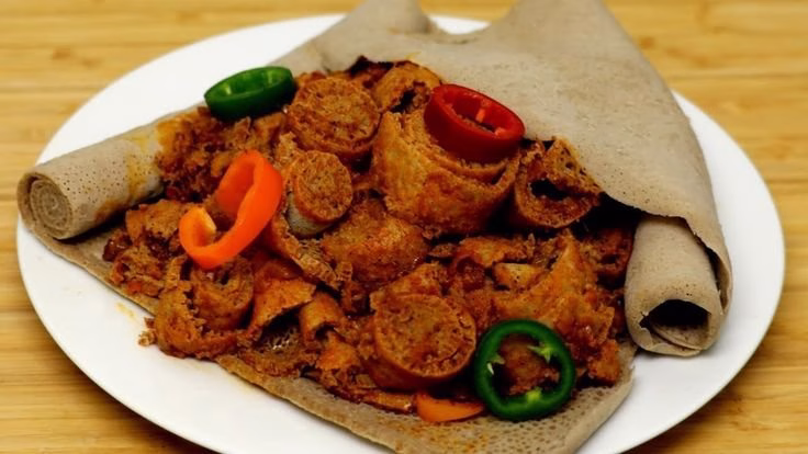 Kifto Firfir (Kitfo With Injera)