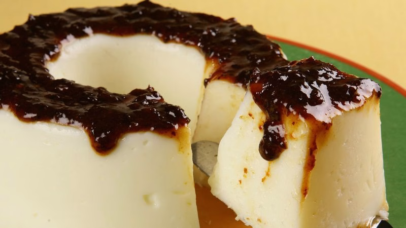Manjar Com Calda De Ameixa (Prune Custard)