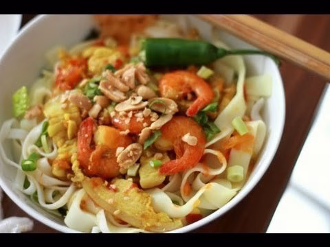 Mi Quang (Quang-Style Noodles)