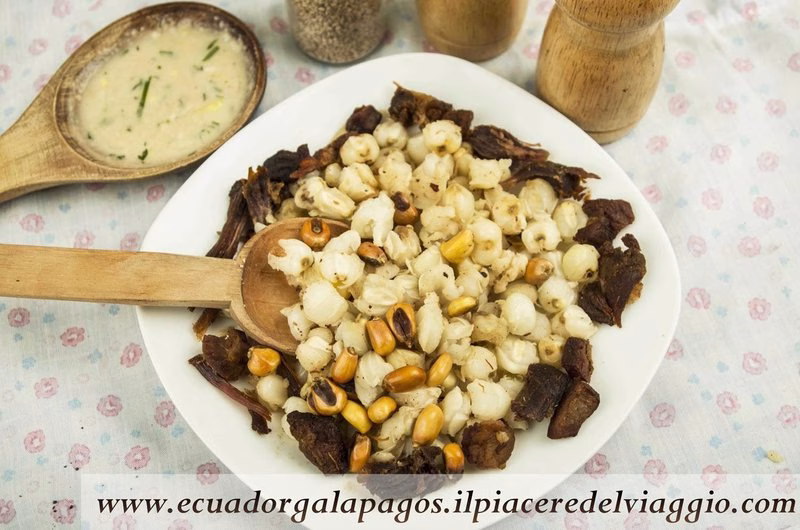 Mote Con Salsa (Hominy With Sauce)