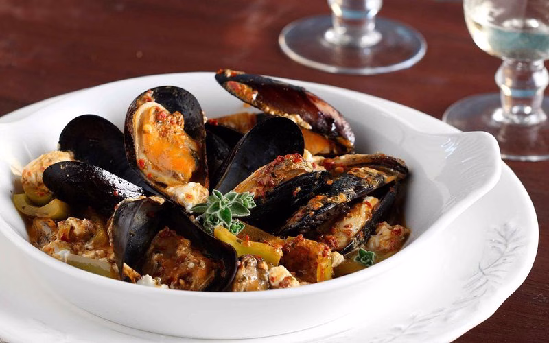 Saganaki Mussels