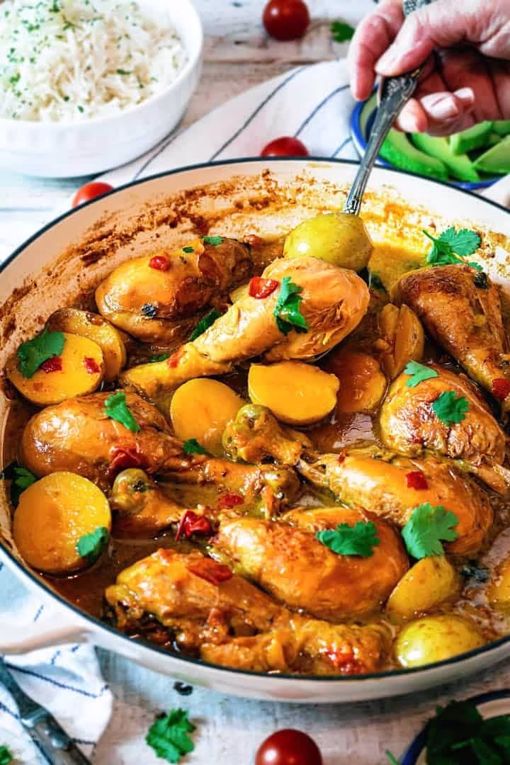 Seco De Pollo Con Frijoles (Chicken Stew With Beans)