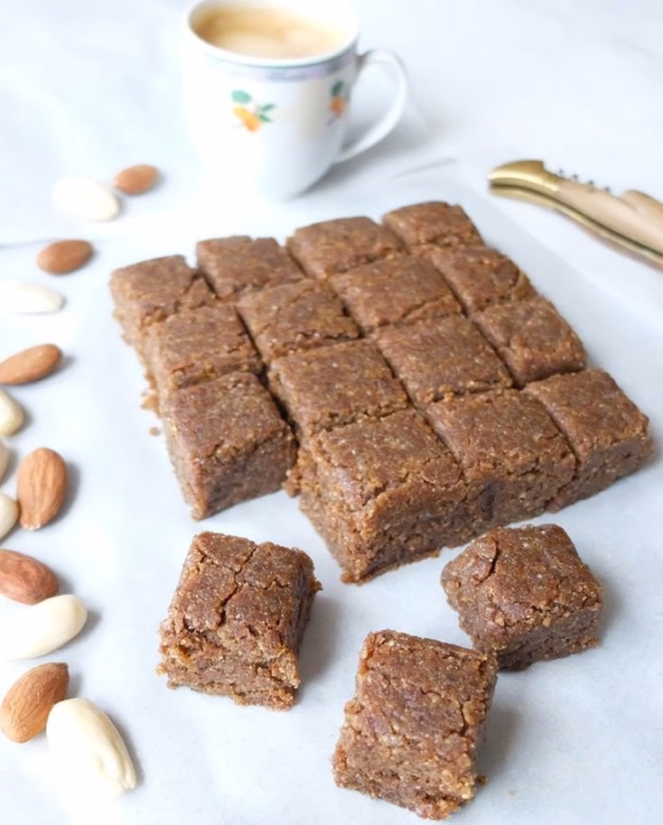Sellou (Sesame And Almond Sweet)