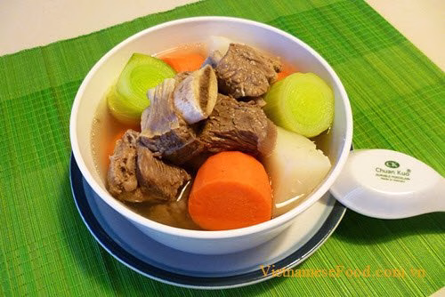Sup Bo Trung (Beef Egg Soup)
