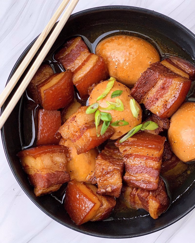 Thit Kho Tau (Braised Pork Belly With Egg)