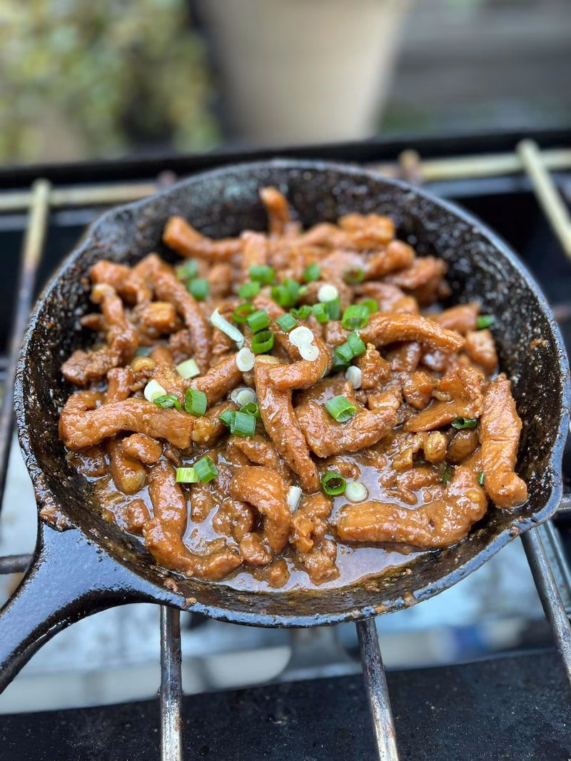 Thit Kho Tieu (Braised Pork With Pepper)